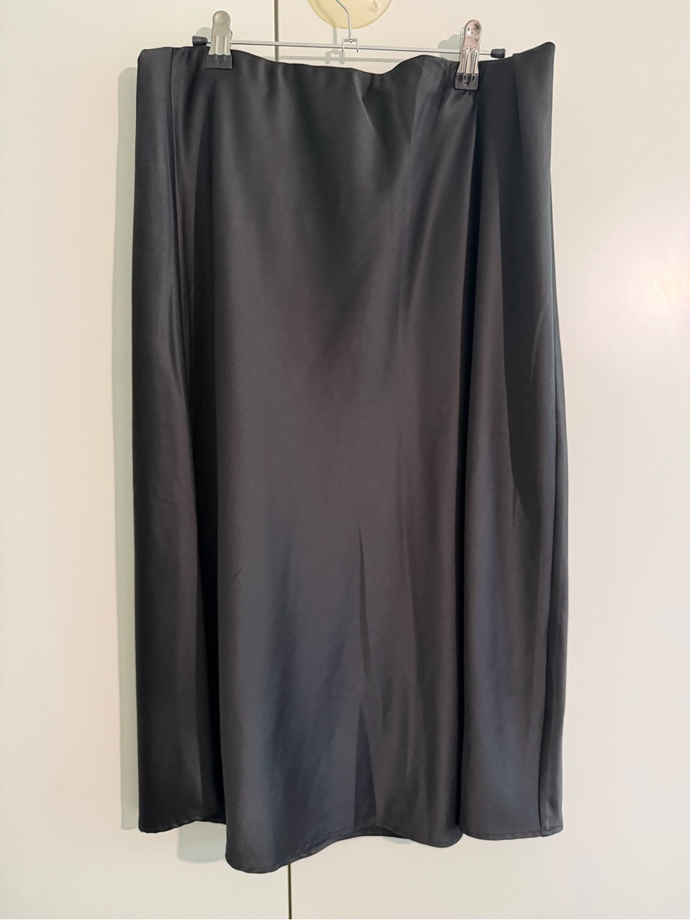 TWIK SIMONS  Black Satin Midi Slip Skirt- large